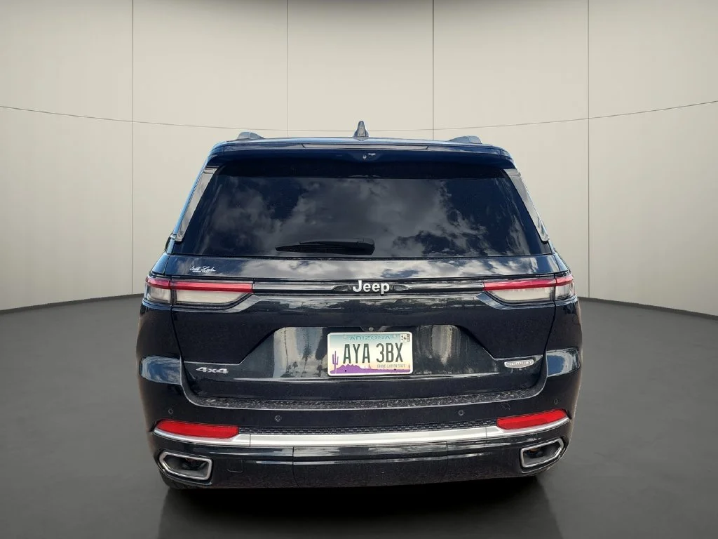 Used 2022 Black Jeep Summit Reserve image 6