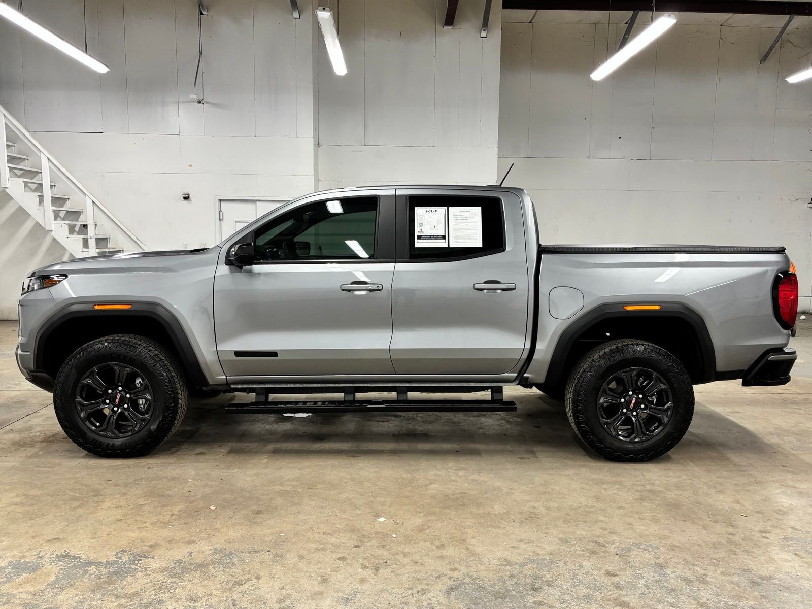 Used 2025 Silver GMC Elevation image 4