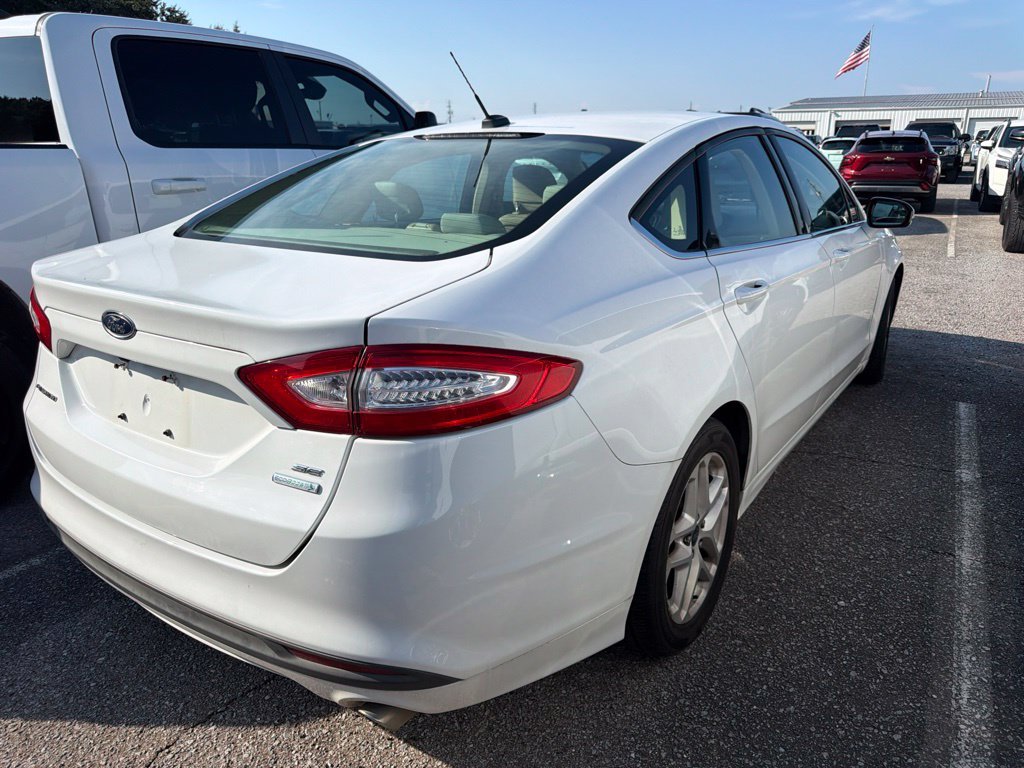 Used 2014 White Ford SE image 8
