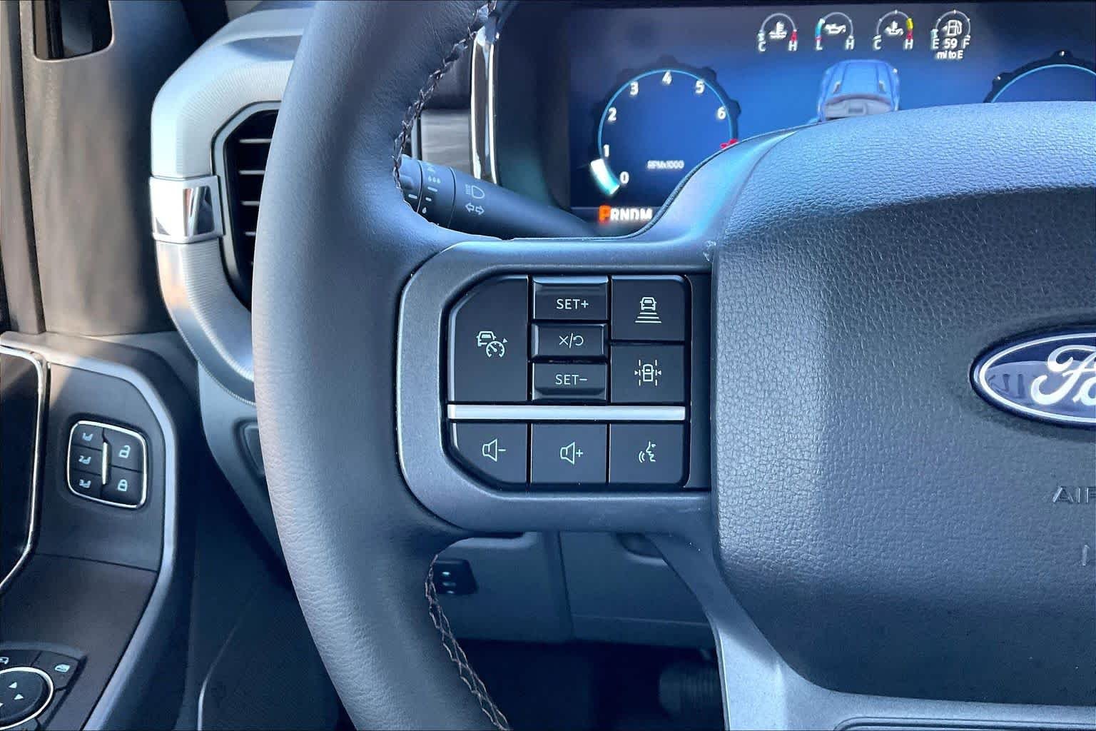 Used 2025 Carbonized Gray Metallic Ford LARIAT image 22
