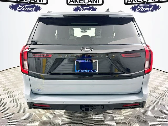 New 2026 Gray Ford Tremor image 4