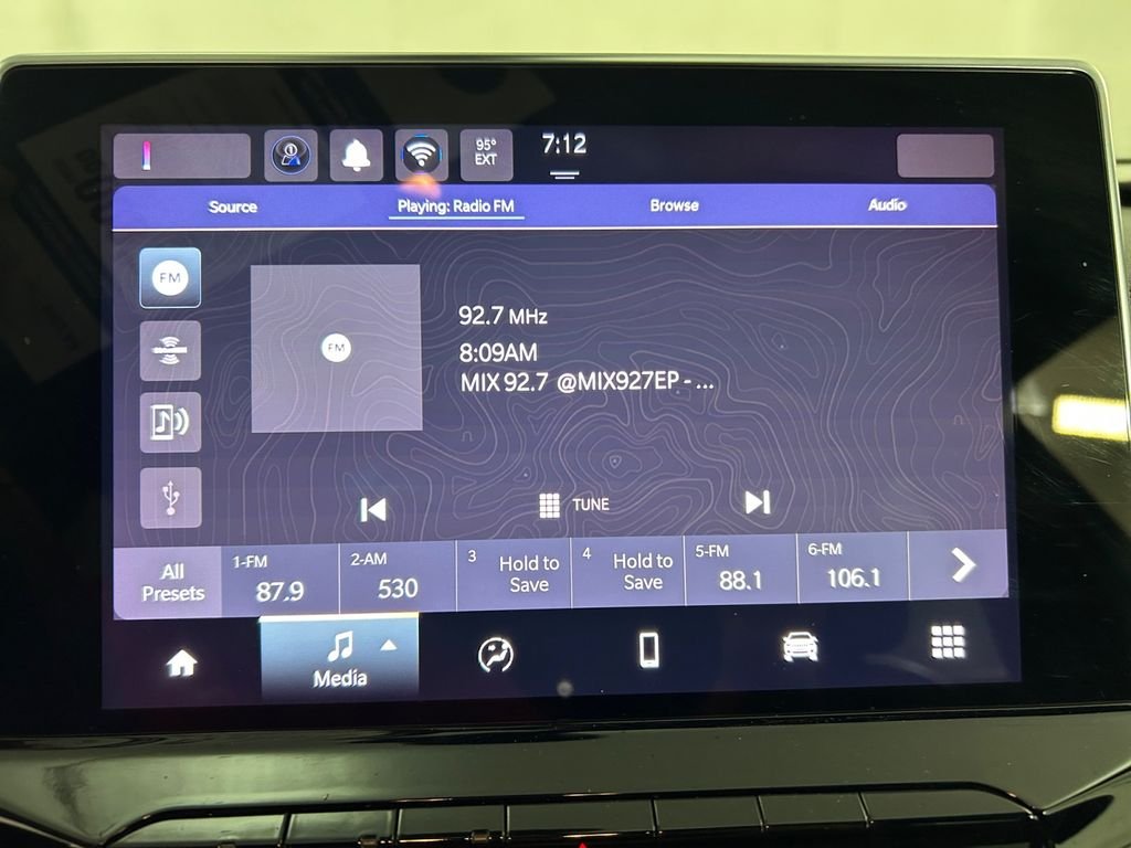 Used 2024 Blue Jeep Latitude image 11