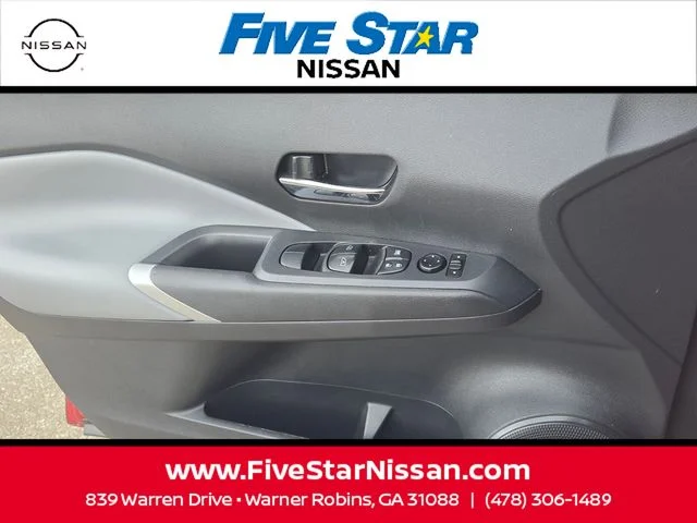 Used 2023 Red Nissan SR image 29