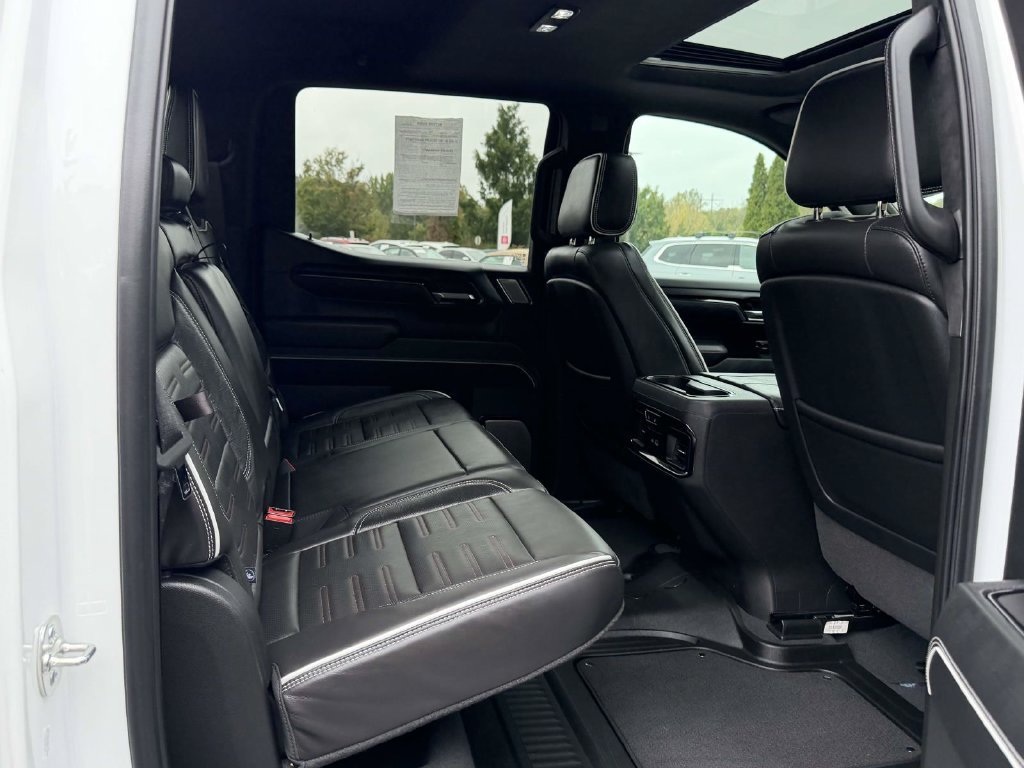 Used 2025 White GMC AT4X image 13