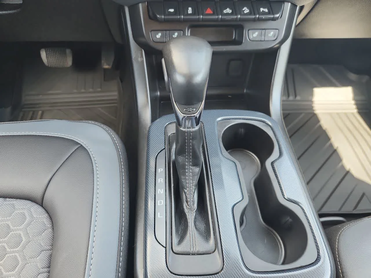 Used 2022 Summit White Chevrolet 4WD Z71 image 19