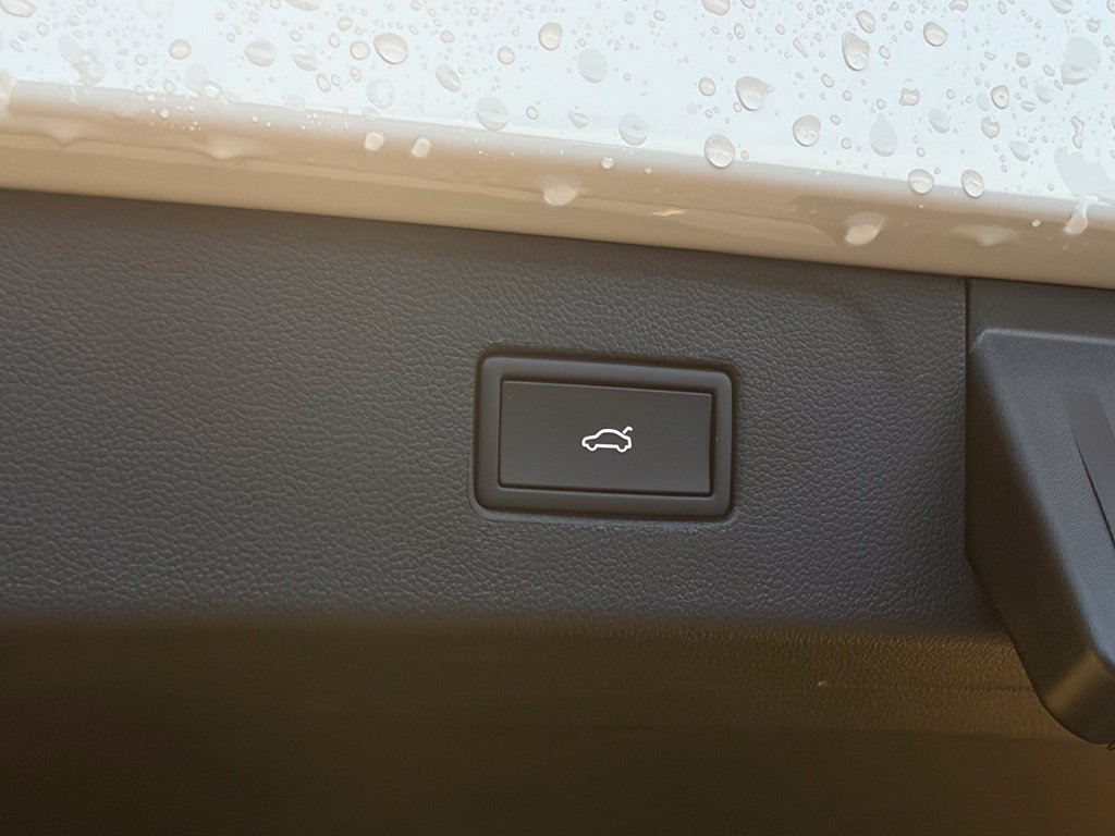 New 2027 Sandstone Volkswagen 2.0T SEL image 46