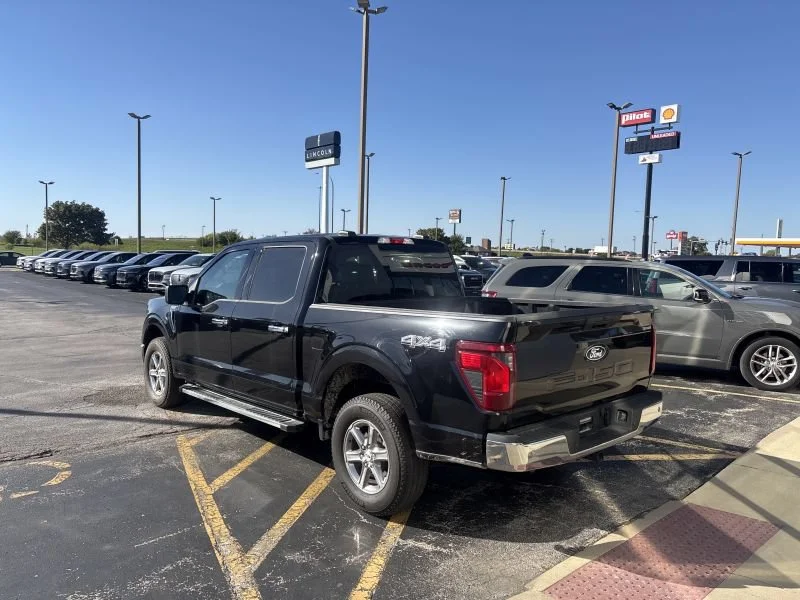 Used 2025 Agate Black Metallic Ford XLT image 3