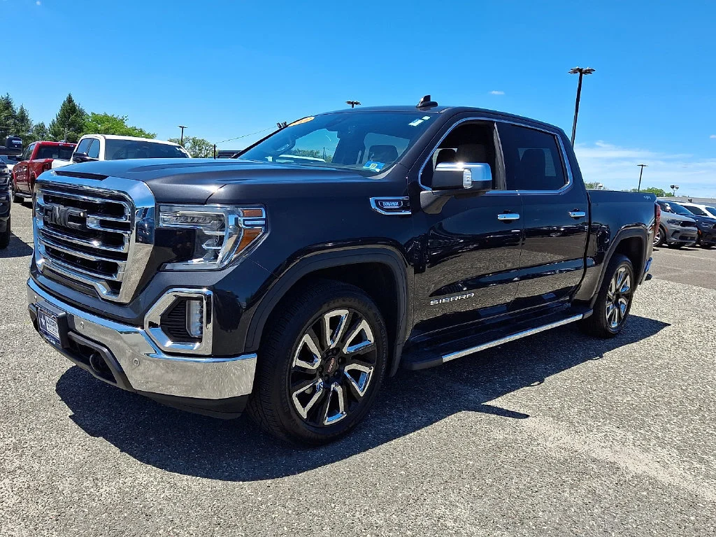 Used 2020 Carbon Black Metallic GMC SLT image 6
