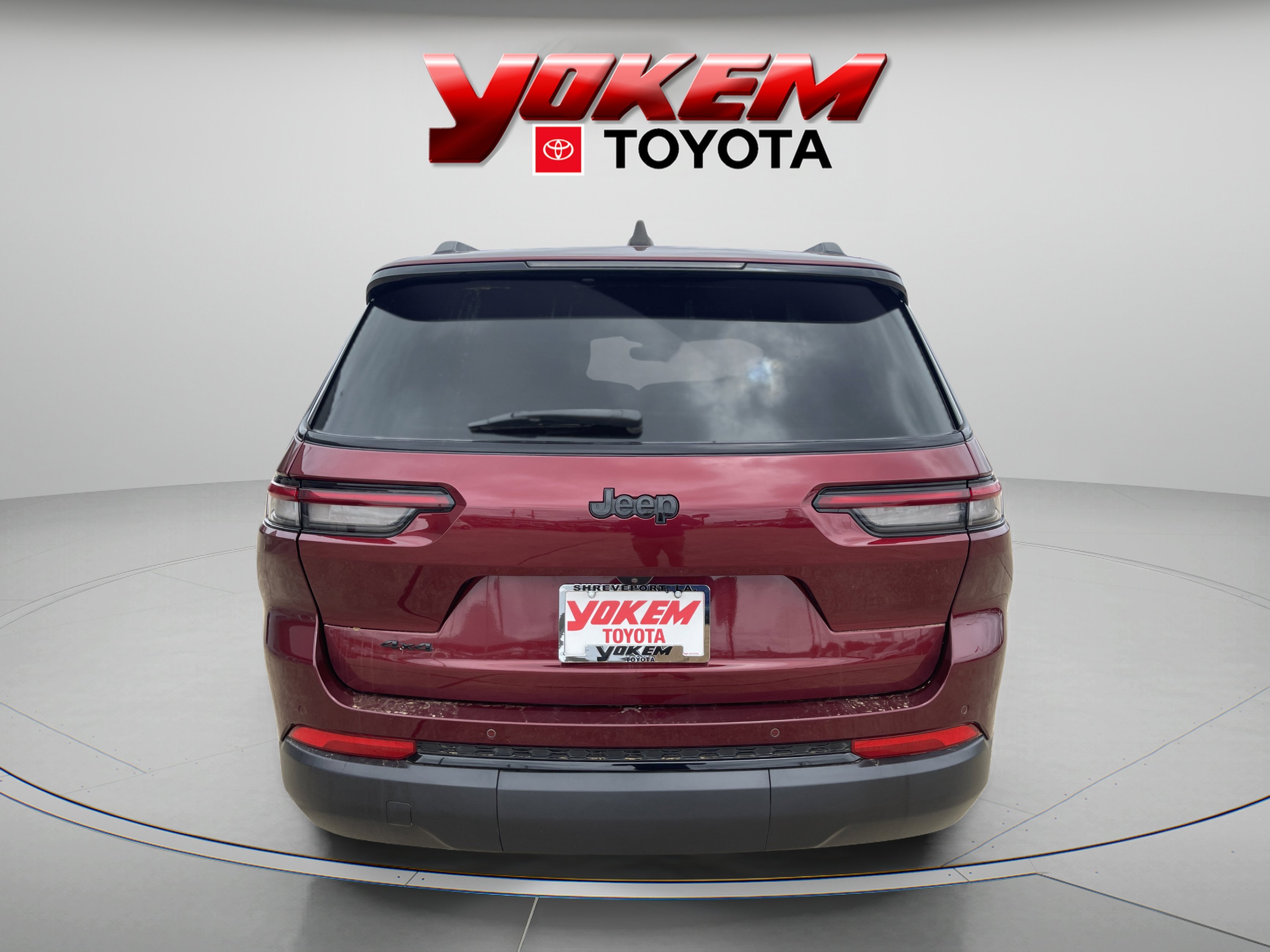 Used 2023 Velvet Red Pearlcoat Jeep Altitude image 4