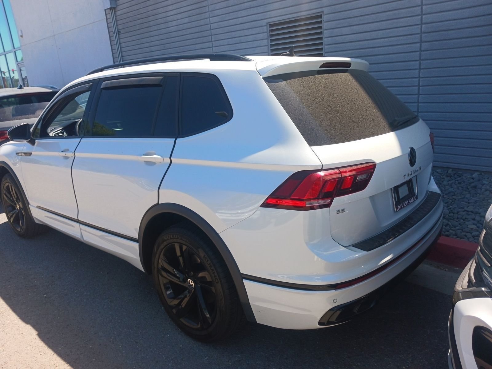 Used 2023 Opal White Volkswagen 2.0T SE R-Line Black image 5