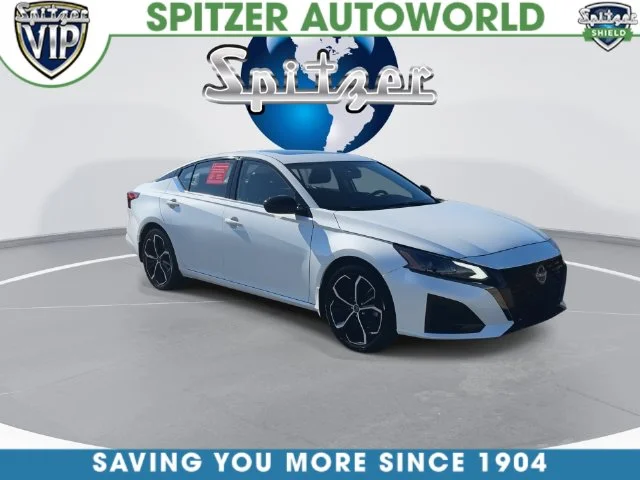 Used 2023 White Nissan 2.5 SR image 4