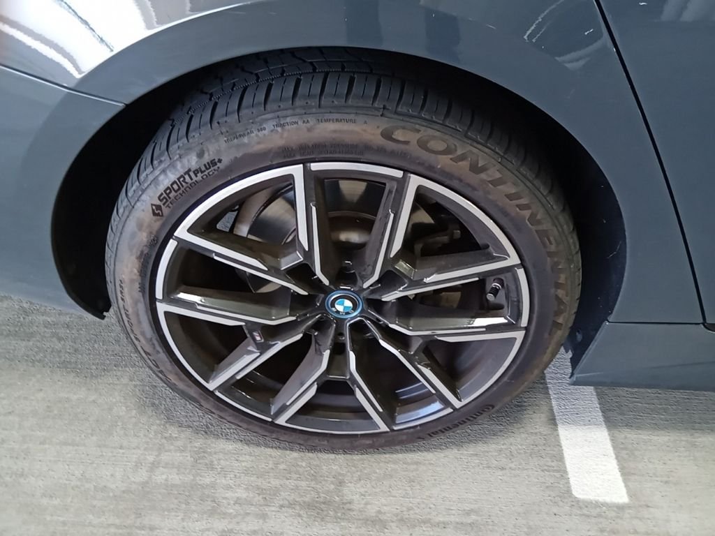 Used 2022 Gray Metallic BMW eDrive40 image 20