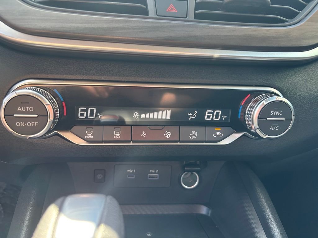 Used 2025 Black Nissan 2.5 SV image 26
