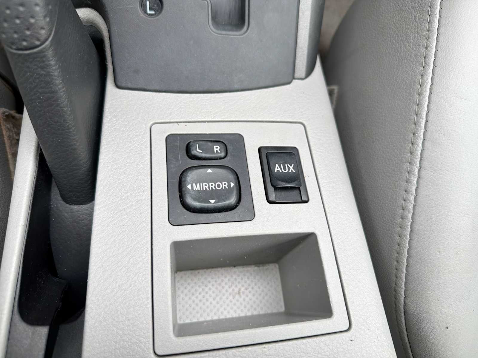 Used 2010 Blizzard Pearl Toyota Ltd image 28
