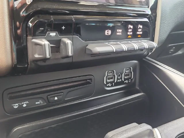 Used 2019 Silver Ram Laramie image 28