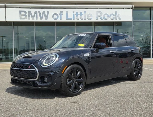 2022 MINI Clubman Cooper S's photo