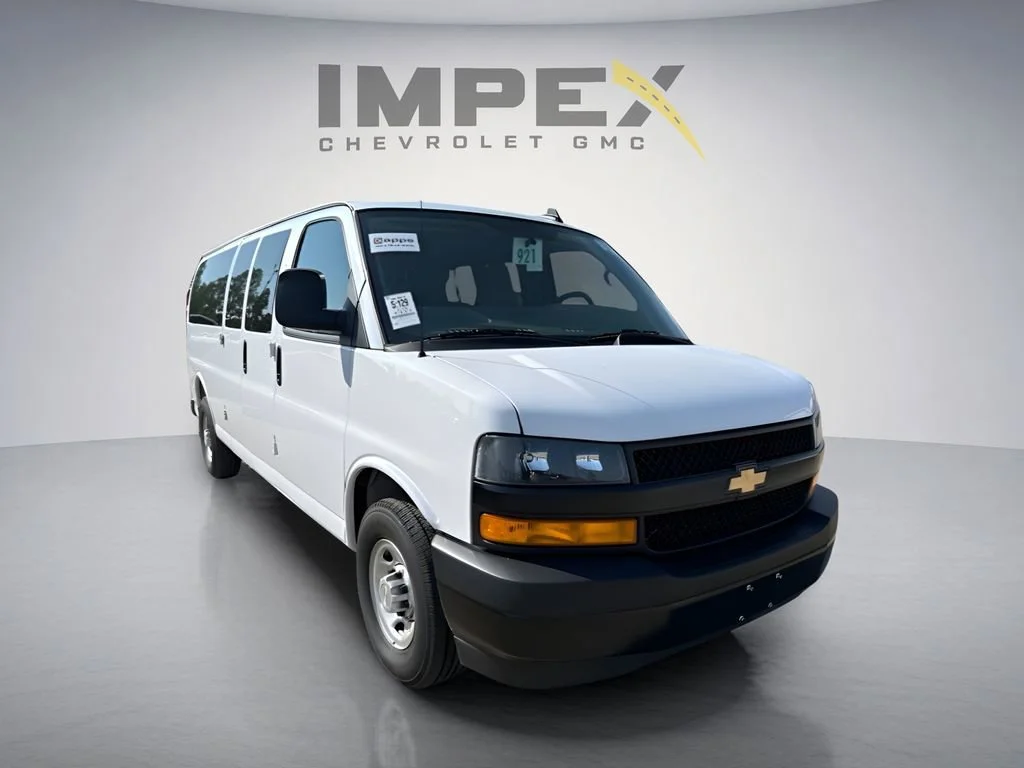 Used 2025 Summit White Chevrolet 1LS image 5