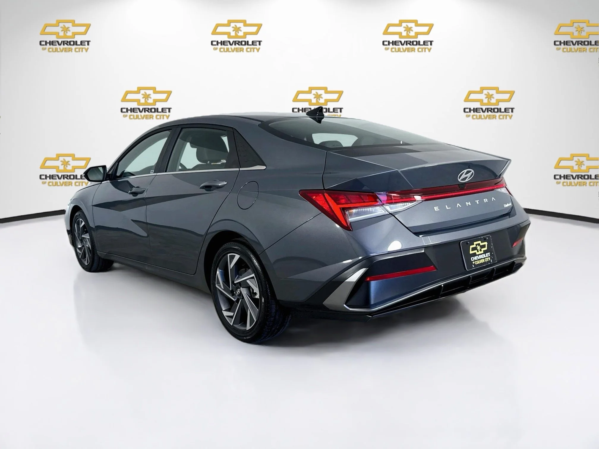 Used 2025  Hyundai Limited image 6