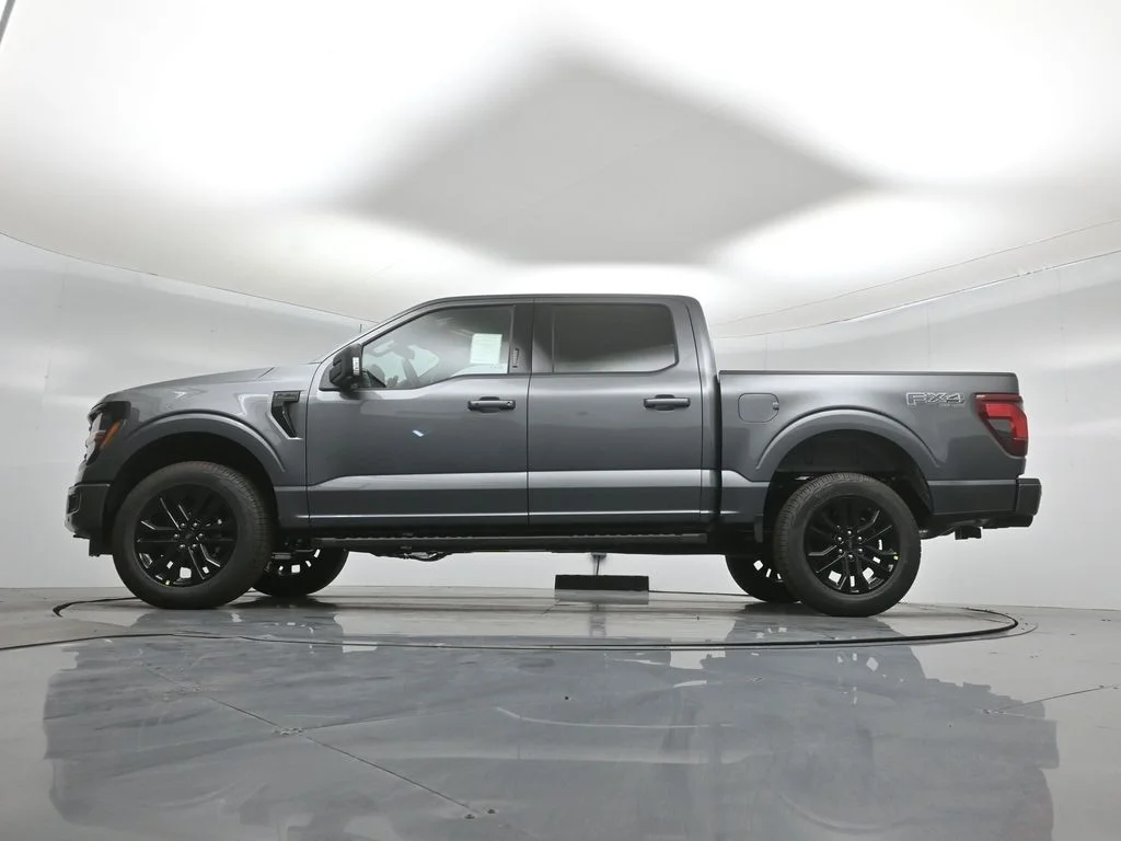 New 2026 Carbonized Gray Metallic Ford XLT image 7
