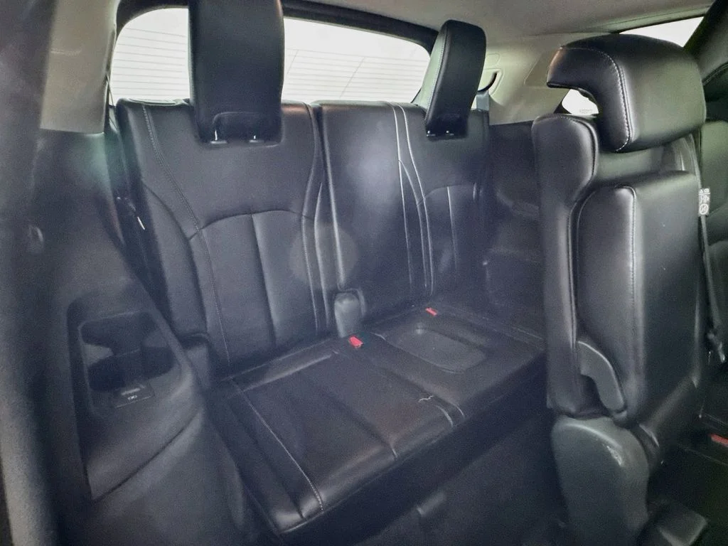 Certified Used 2024 Mineral INFINITI LUXE image 37