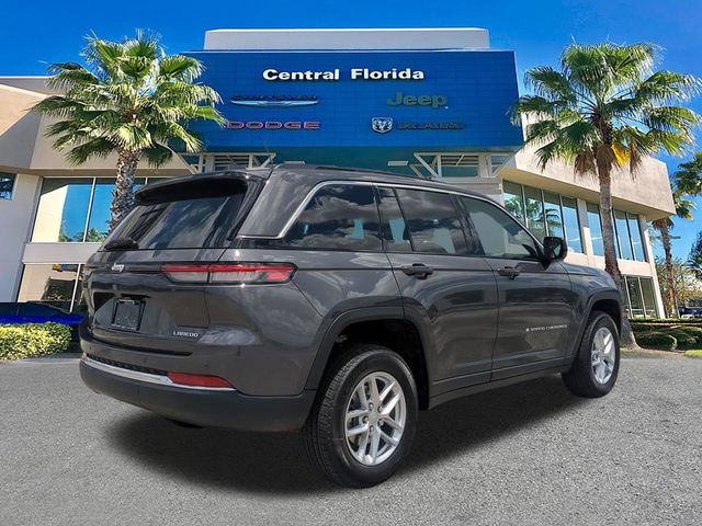 New 2026 Baltic Gray Metallic Clear-Coat Exterior Paint Jeep Laredo X image 5