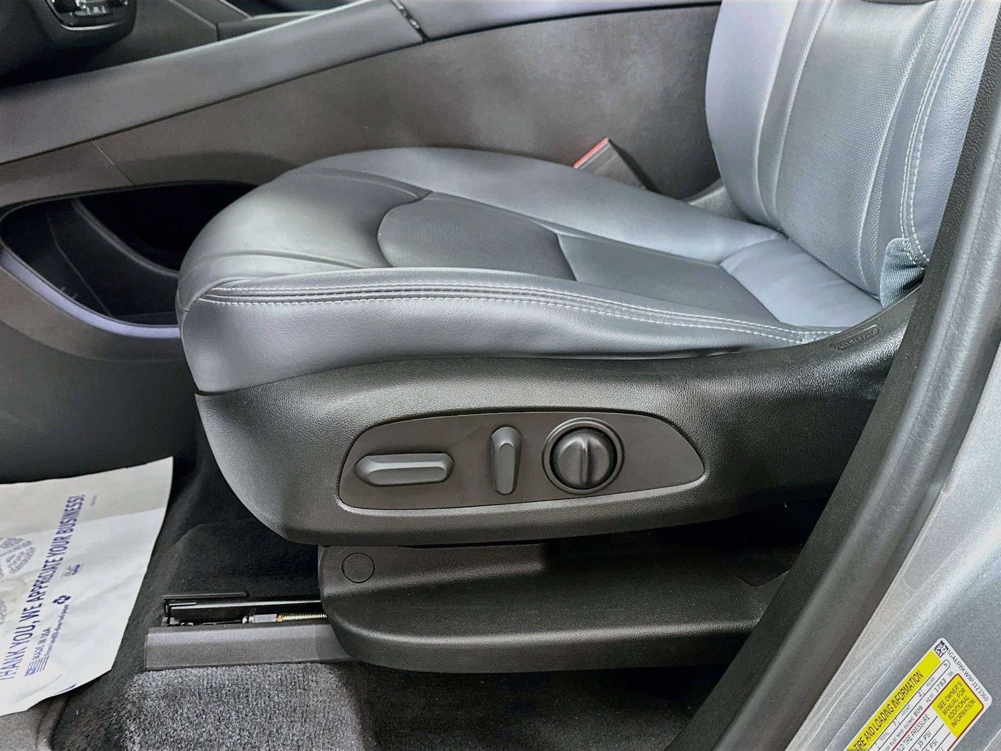 Used 2023 Moonstone Gray Metallic Buick Essence image 19