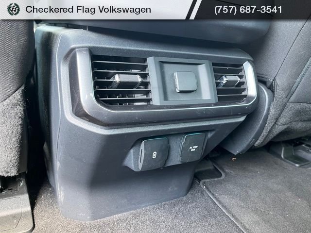 Used 2023 Oxford White Ford XLT image 25