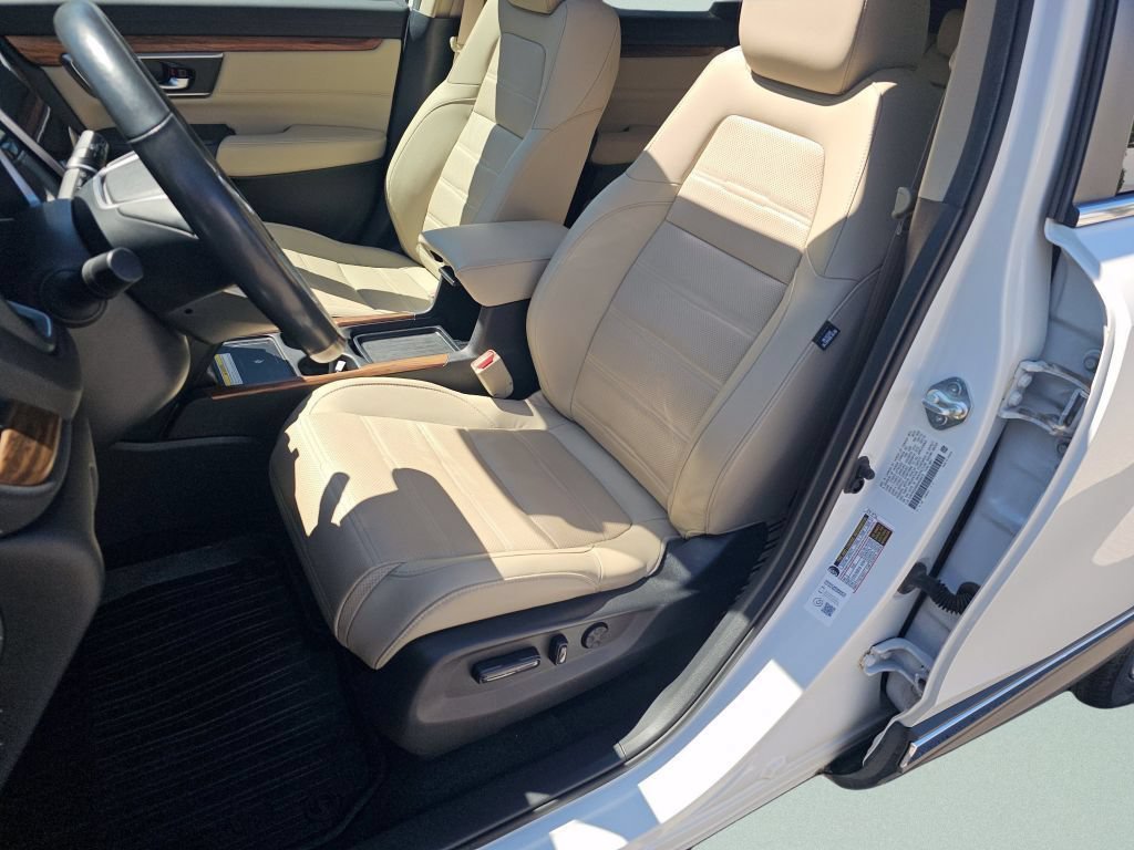 Certified Used 2021 Platinum White Pearl Honda Touring image 8