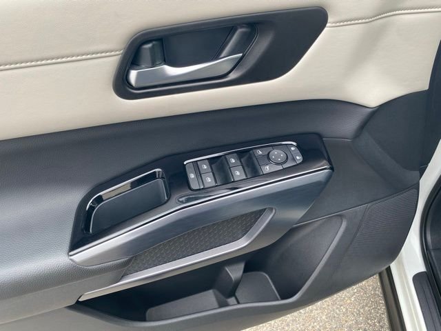 Used 2024 White Nissan SL image 38
