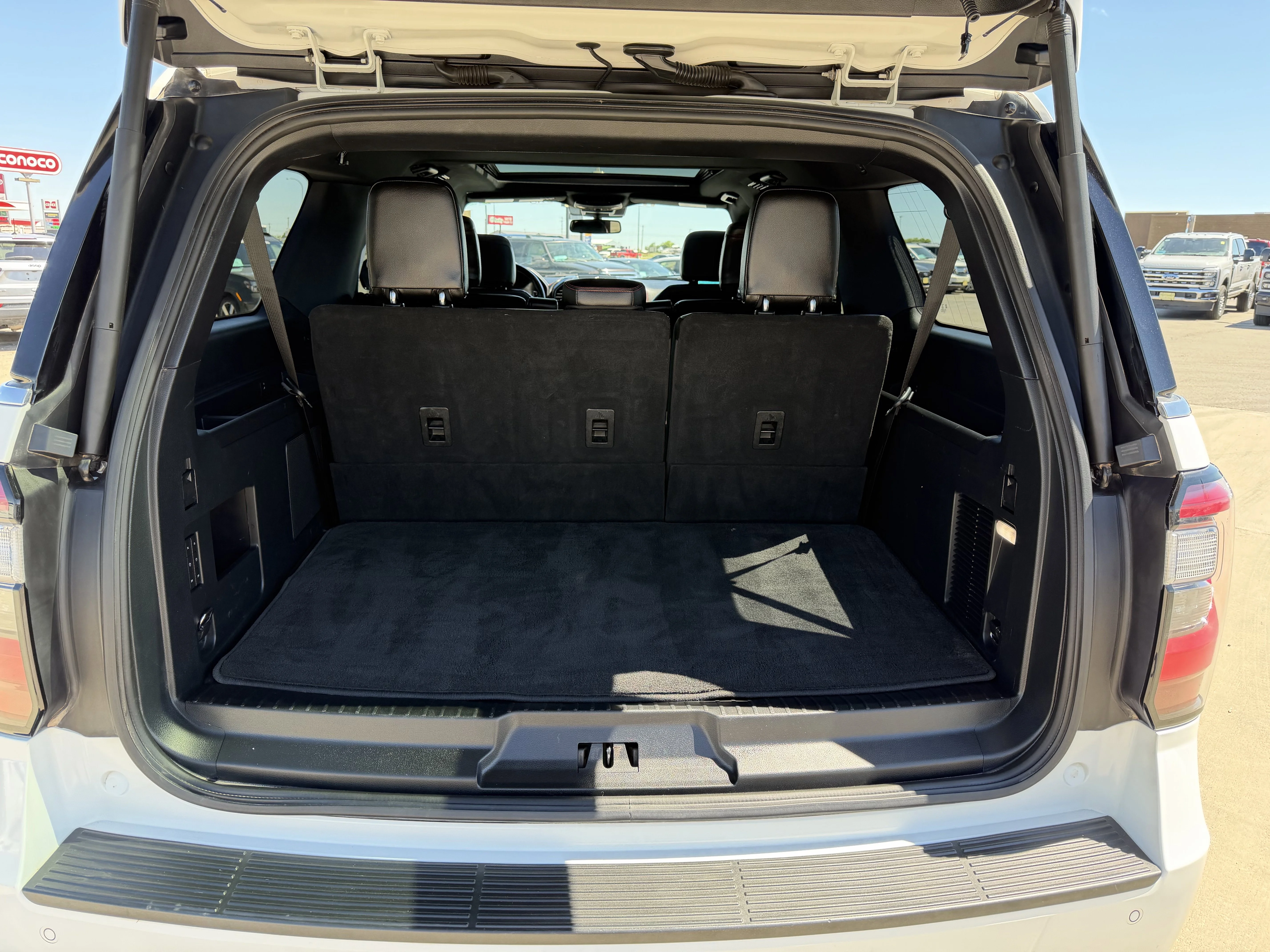 Used 2021 White Ford Limited image 7