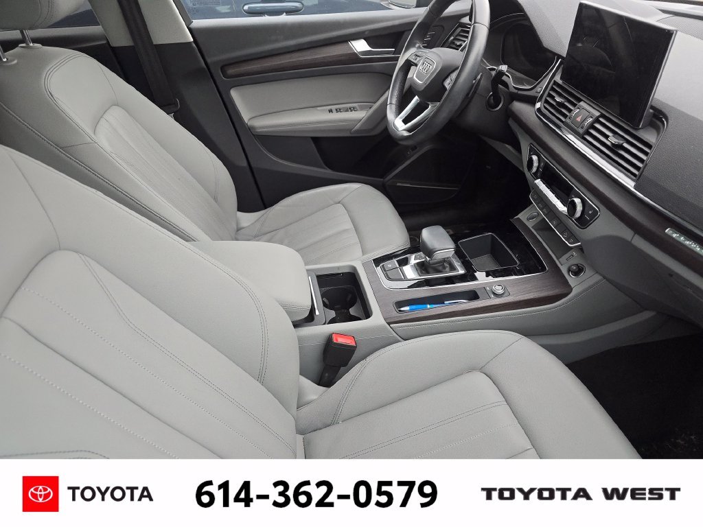 Used 2022  Audi 45 S line Premium image 11