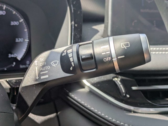 Used 2025 Gray INFINITI LUXE image 32
