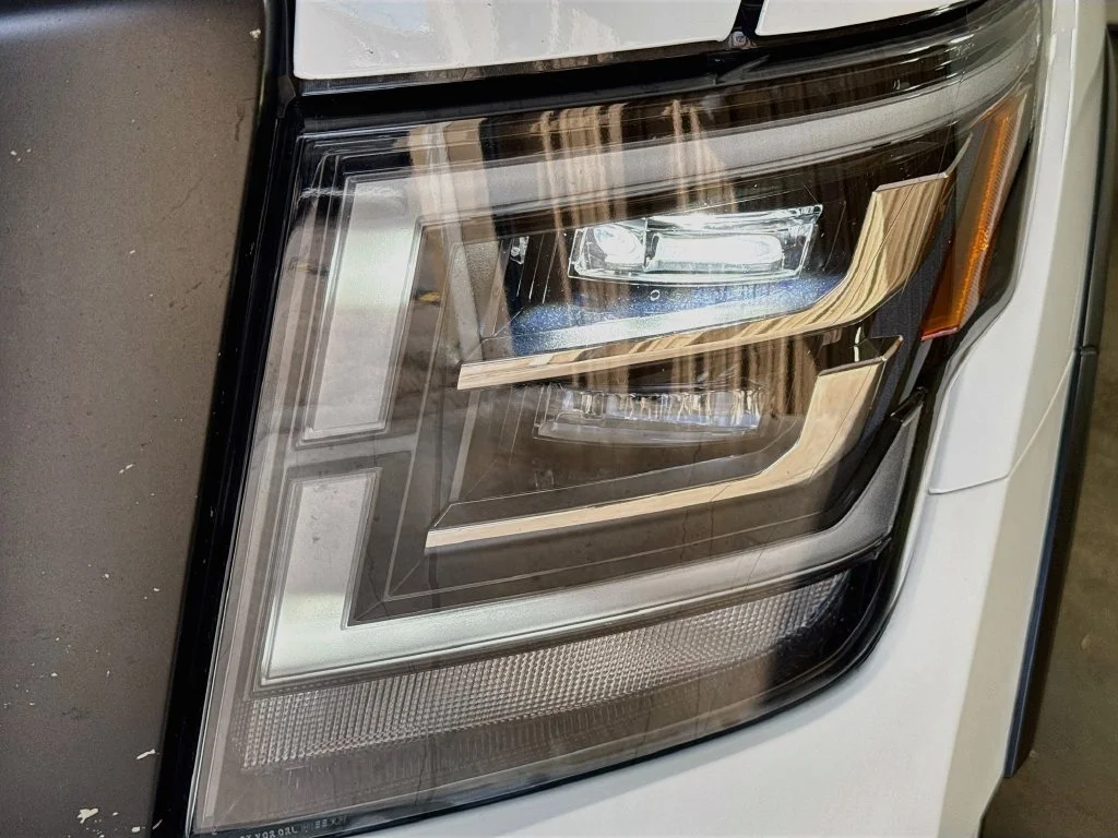 Used 2024 White Nissan PRO-4X image 37
