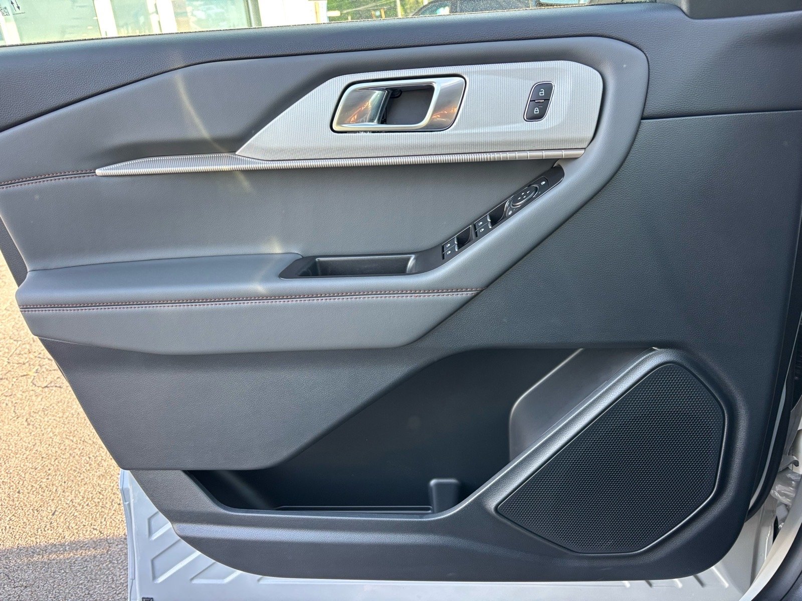New 2026 Space White Metallic Ford Active image 7