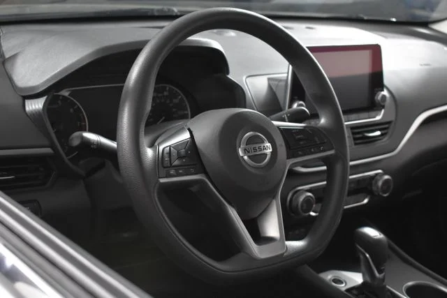 Used 2022 Gray Nissan 2.5 SV image 21