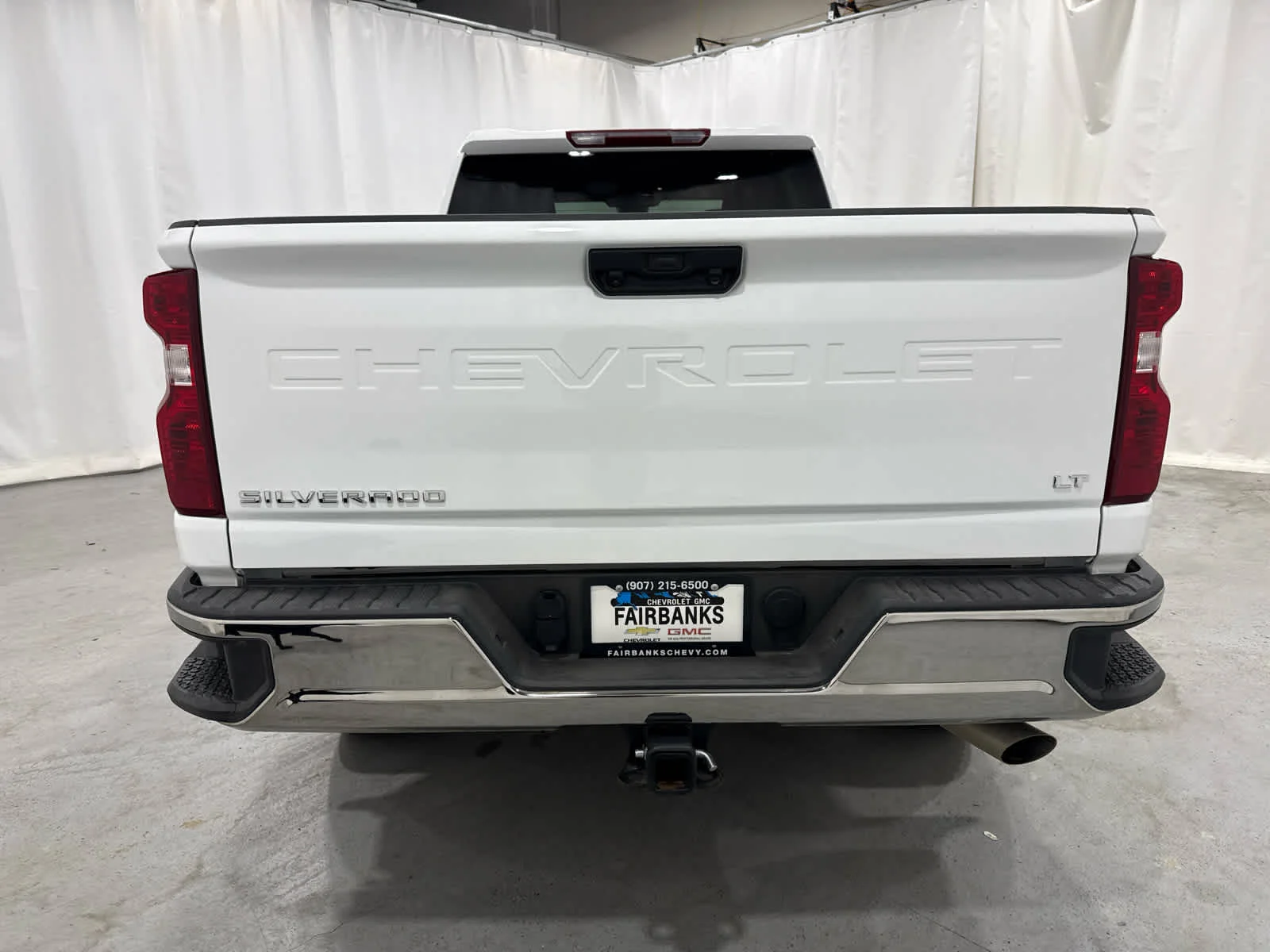 Used 2026 Summit White Chevrolet LT image 4