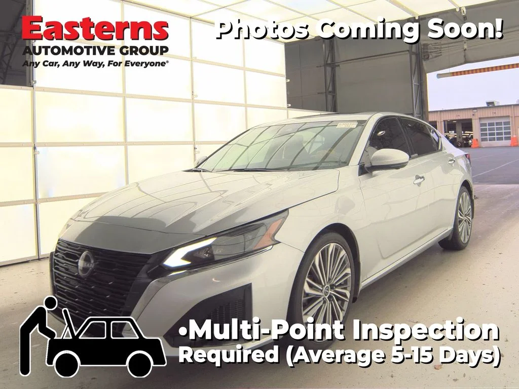 Used 2023 Silver Nissan 2.5 SL image 1