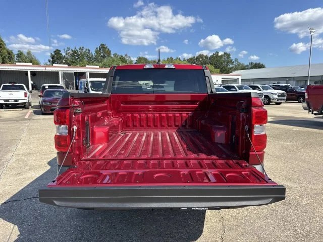 Used 2025 Red Ford XLT image 26