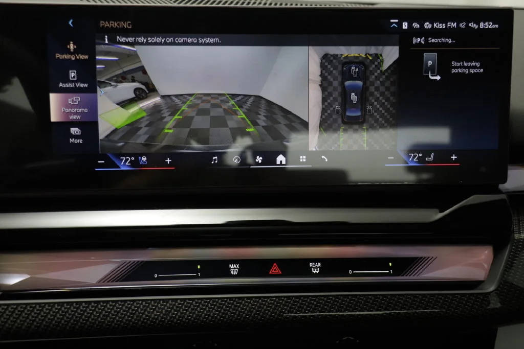 New 2027 BLACK SAPPHIRE BMW 530i xDrive image 12