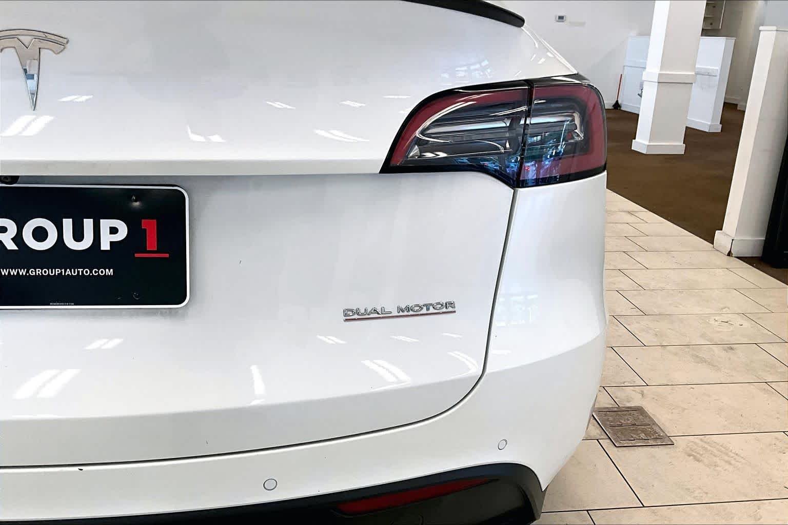 Used 2022 Pearl White Multi-Coat Tesla Performance image 27