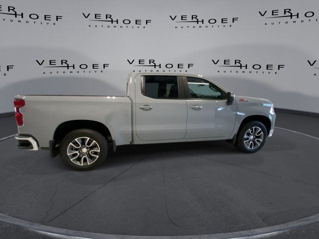 Used 2024 Slate Gray Metallic Chevrolet LT image 9