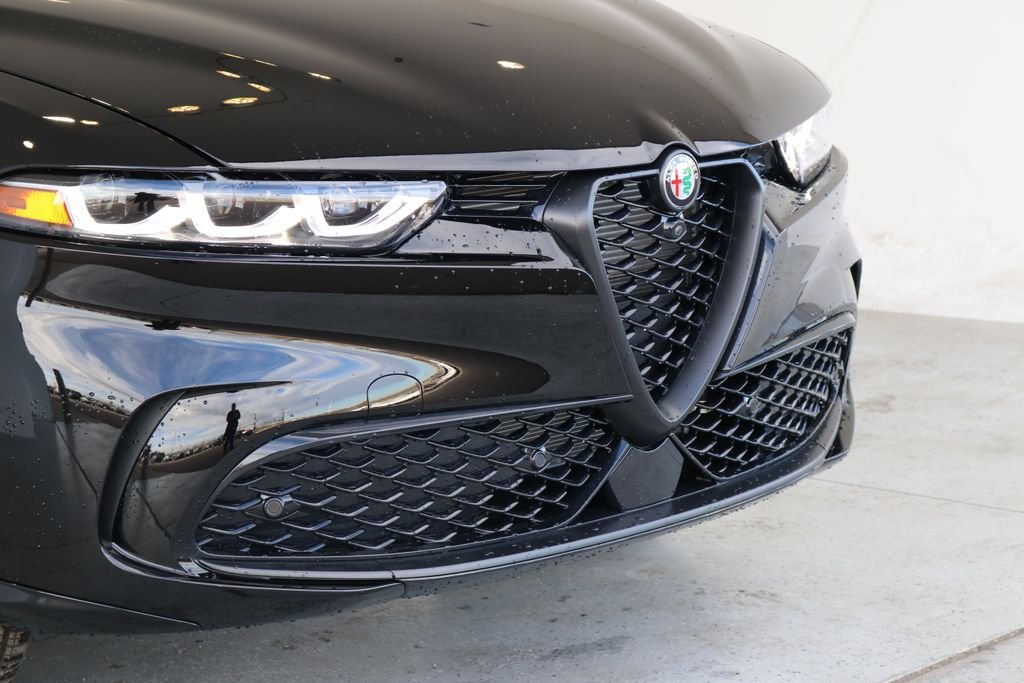 New 2025 Alfa Black Exterior Paint Alfa Romeo Intensa image 55