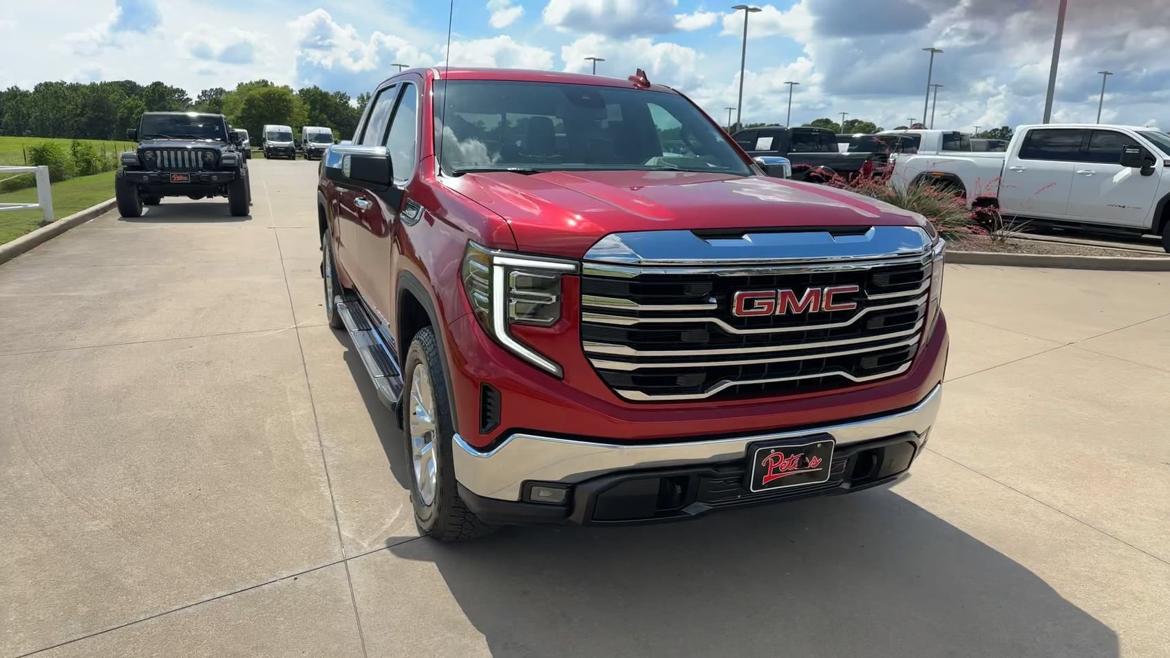 Used 2024 Volcanic Red GMC SLT image 4