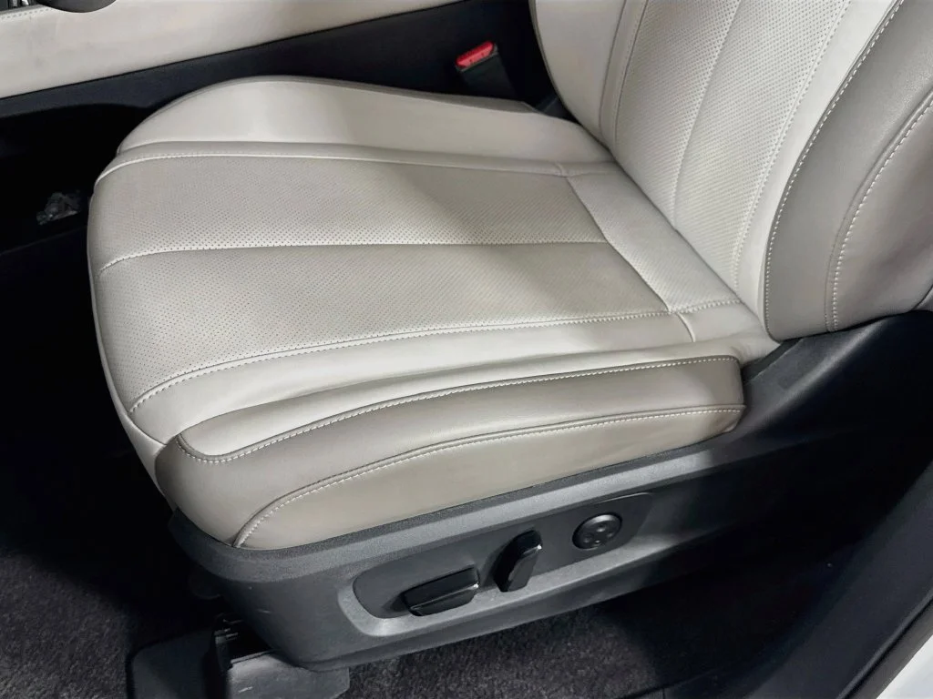 Certified Used 2027 White INFINITI LUXE image 26