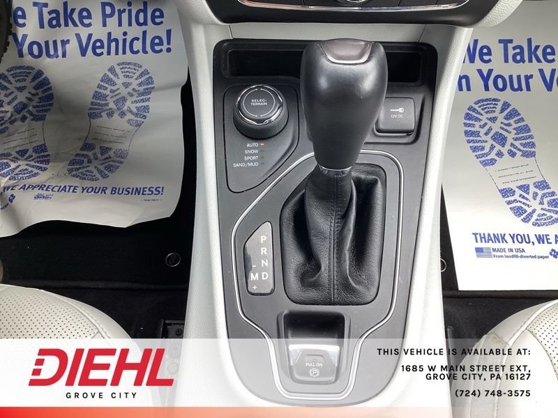 Used 2022 White Jeep Latitude Lux image 39