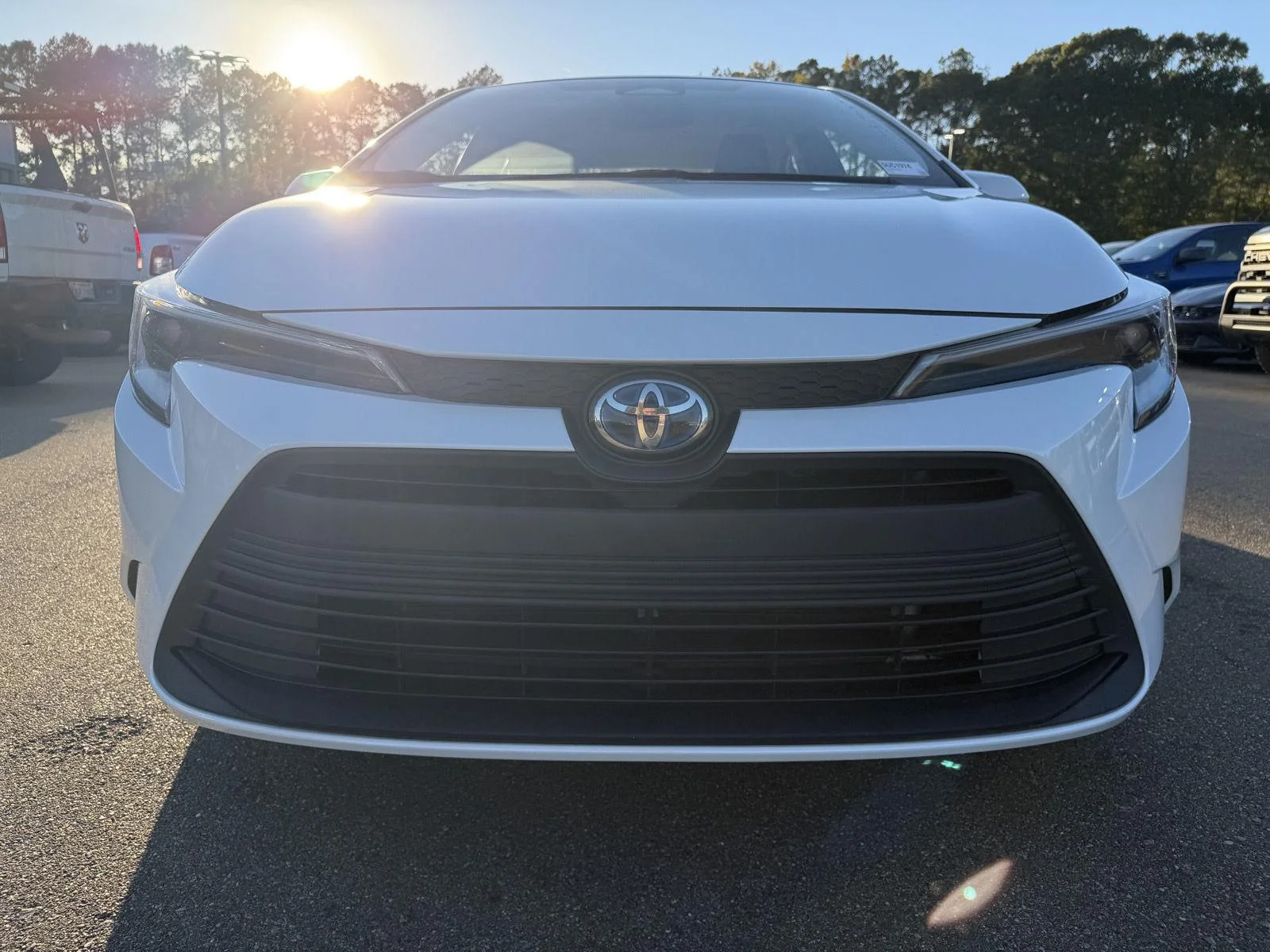 Used 2024 Wind Chill Pearl Toyota Hybrid LE image 25