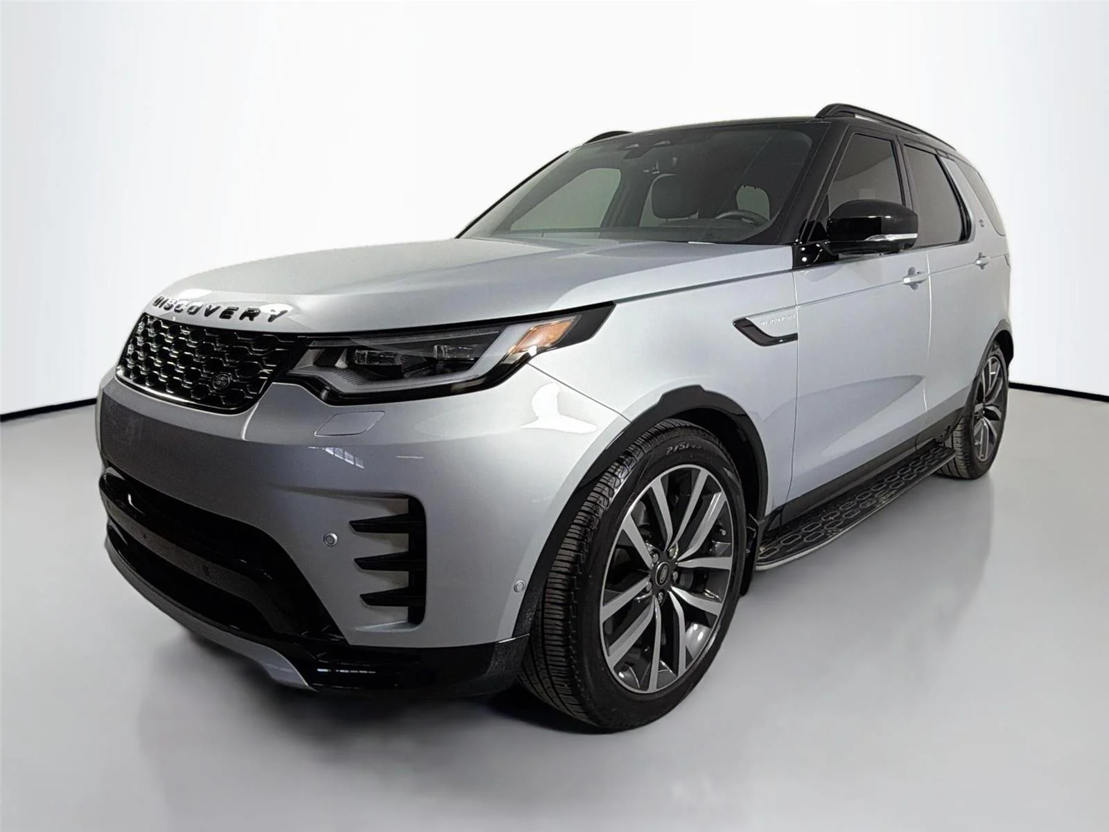 2024 Land Rover Discovery P360 Dynamic SE's photo