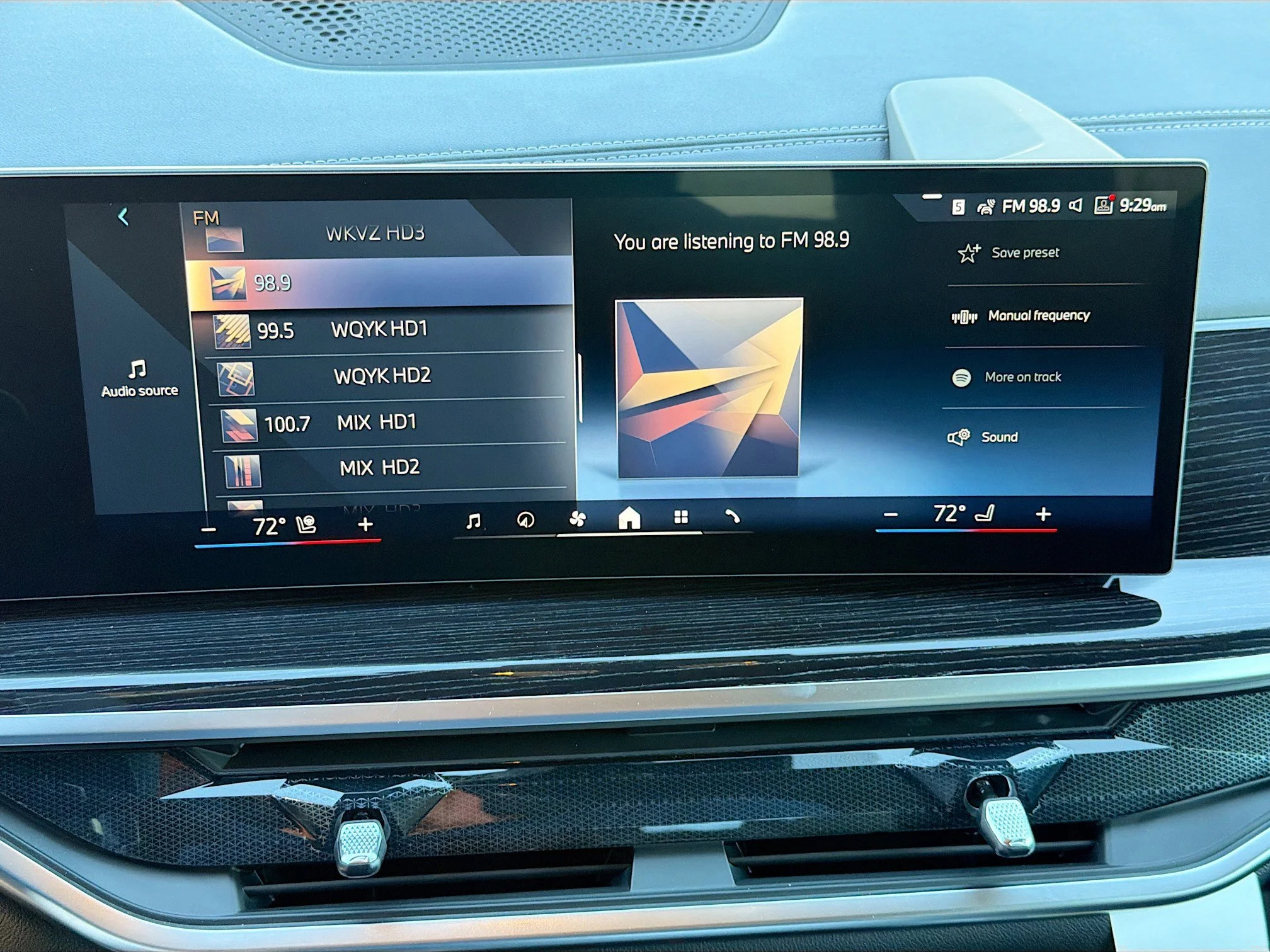 New 2026 Black Sapphire Metallic BMW xDrive40i image 31