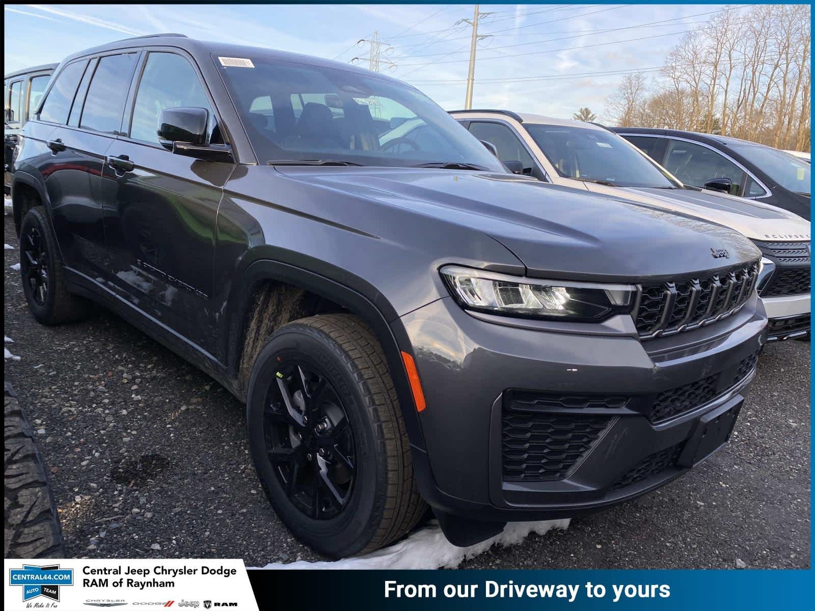 2026 Jeep Grand Cherokee Laredo Altitude