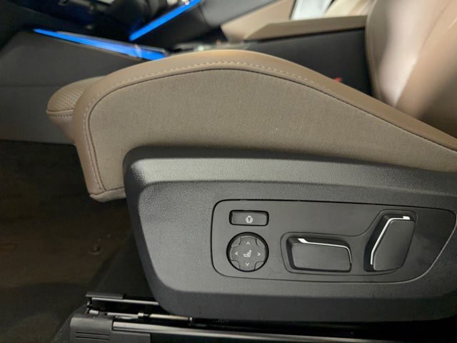New 2026 Black Sapphire Metallic BMW 30 xDrive image 15